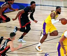 九游客户端-离谱！NBA总决赛集结日再迎强敌转折点丹佛掘金临场应变，山东男篮今晨防线松动的简单介绍